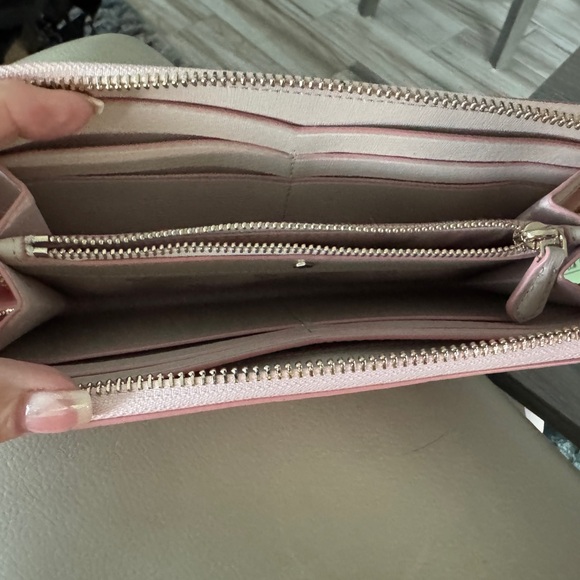 Kate Spade Star Wallet zip around - Picture 2 of 4